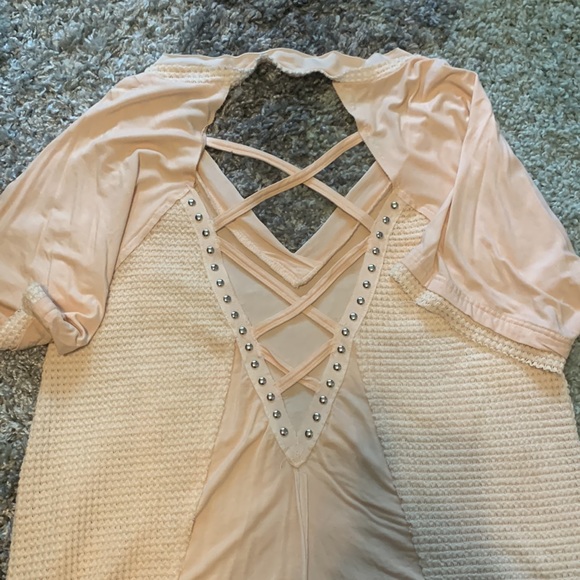 POL Studded Strappy Back V-Neck Waffle Mixed Knit Top - Shell Coral - Picture 4 of 6